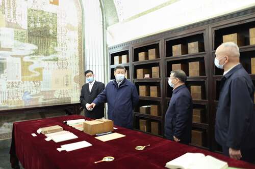 习近平出席文化传承发展座谈会并发表重要讲话